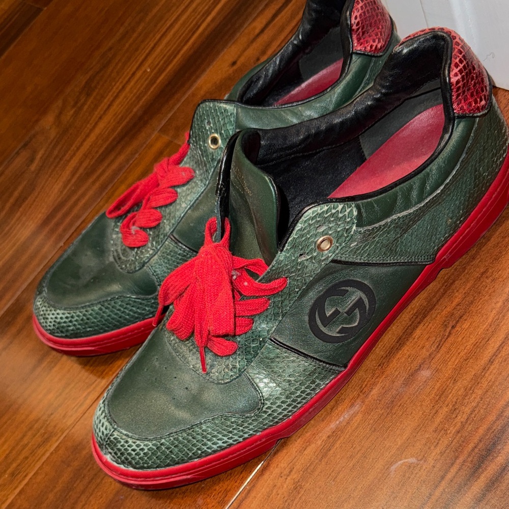 Gucci Green & Red Leather Men's Sneakers with Embossed Logo
